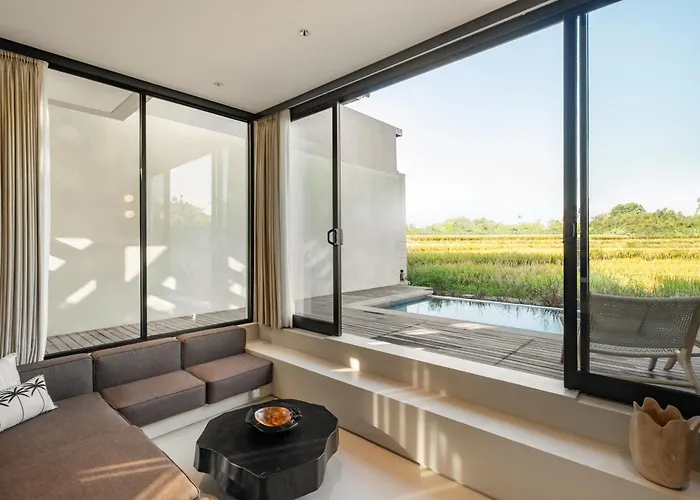 Mesra Stunning Paddy Fields Views - Berawa Villa Canggu